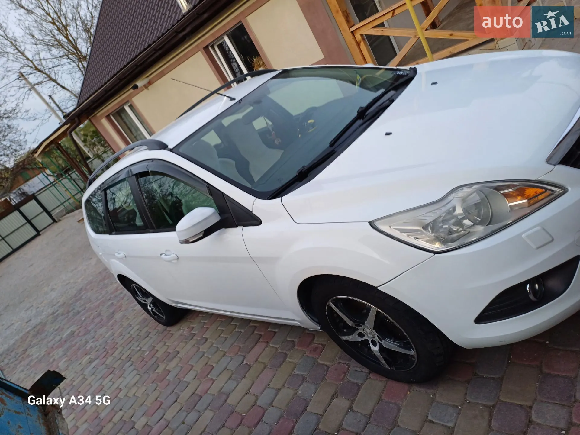 2010 Ford Focus - мініатюра 4