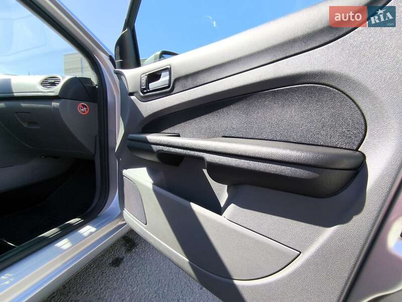 Седан Ford Focus 2008 в Днепре