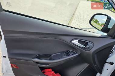 Хэтчбек Ford Focus 2015 в 