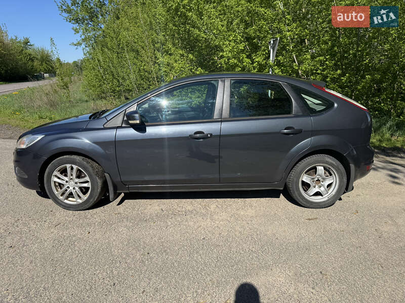 Хэтчбек Ford Focus 2010 в Радивилове