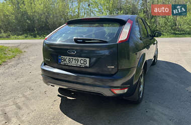 Хетчбек Ford Focus 2010 в 
