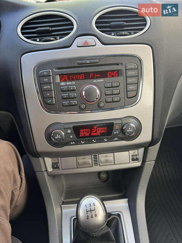 Хэтчбек Ford Focus 2010 в Радивилове
