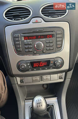 Хетчбек Ford Focus 2010 в 