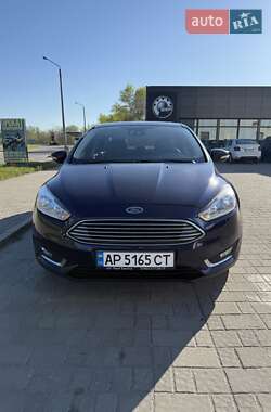 Седан Ford Focus 2015 в 