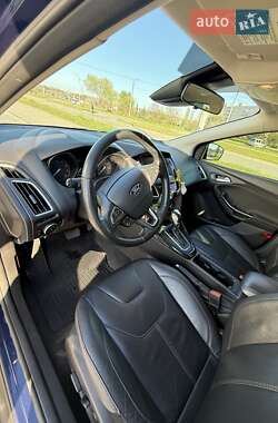 Седан Ford Focus 2015 в 