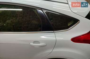 Хетчбек Ford Focus 2013 в 