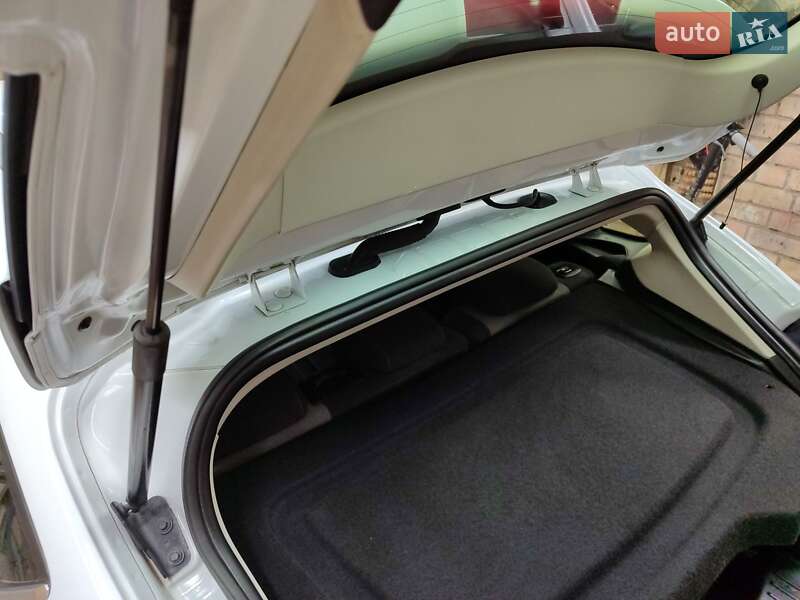 Хетчбек Ford Focus 2013 в Синельниковому