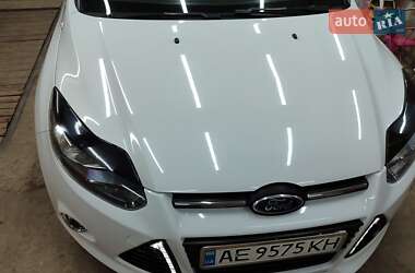 Хетчбек Ford Focus 2013 в 