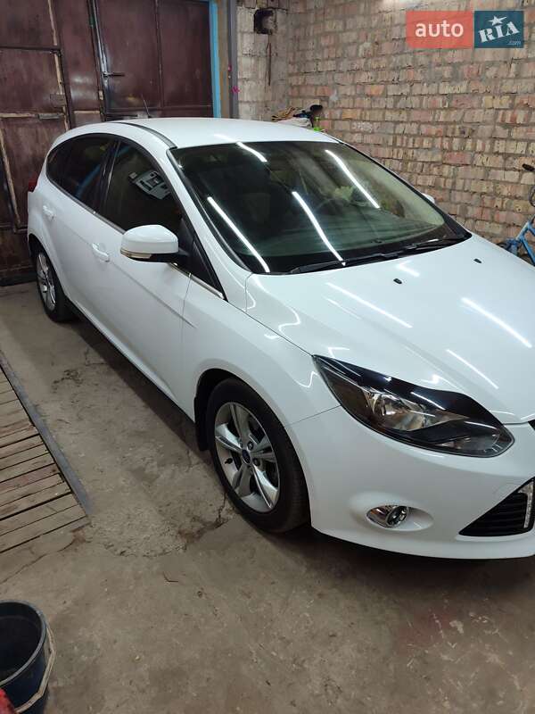 Хетчбек Ford Focus 2013 в Синельниковому