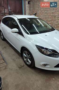 Хетчбек Ford Focus 2013 в 