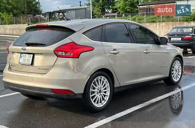 Хэтчбек Ford Focus 2015 в 