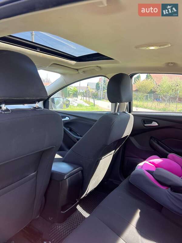 Седан Ford Focus 2015 в Обухове