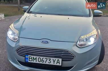 Хэтчбек Ford Focus 2012 в 