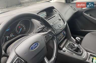 Хэтчбек Ford Focus 2017 в 