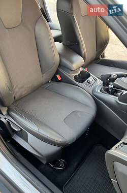 Хэтчбек Ford Focus 2011 в 