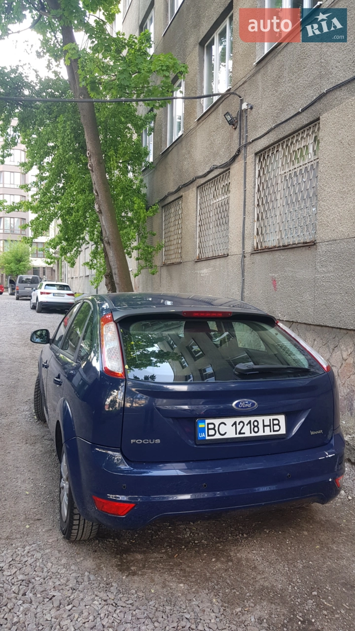 2010 Ford Focus - мініатюра 9