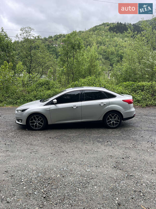 Седан Ford Focus 2017 в Рахове