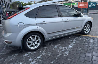 Хэтчбек Ford Focus 2010 в 
