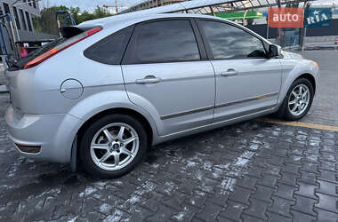 Хэтчбек Ford Focus 2010 в 