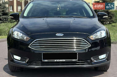 Хетчбек Ford Focus 2015 в 