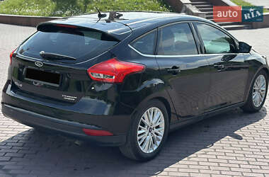 Хетчбек Ford Focus 2015 в 