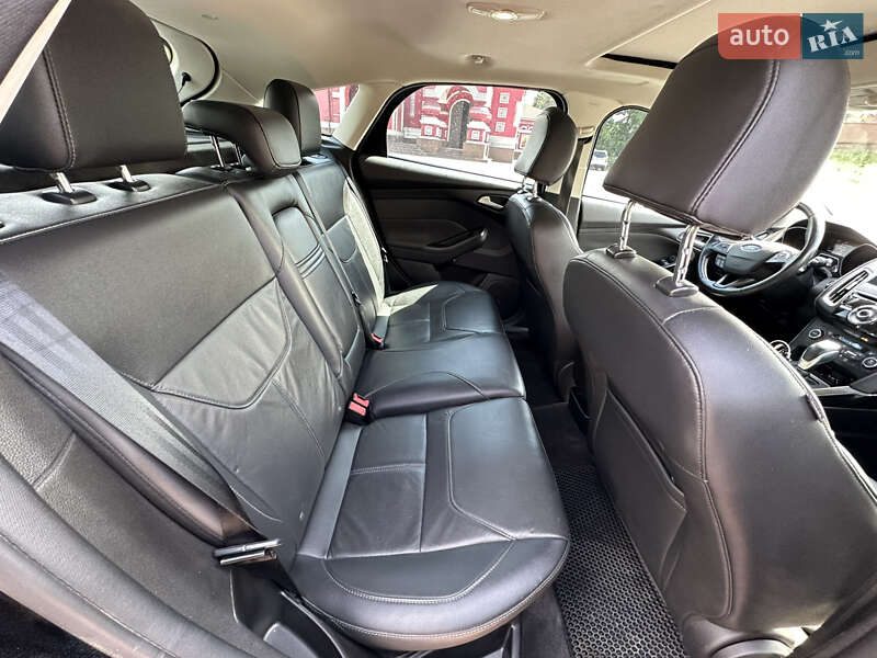 Хэтчбек Ford Focus 2015 в Днепре