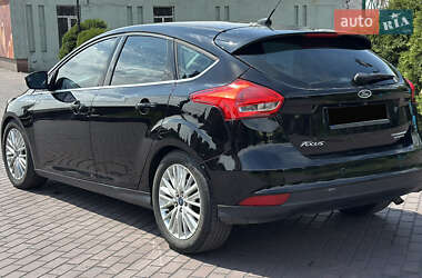 Хетчбек Ford Focus 2015 в 