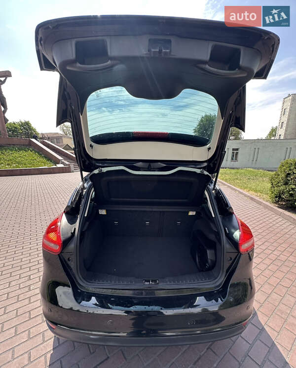Хэтчбек Ford Focus 2015 в Днепре