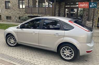 Хэтчбек Ford Focus 2010 в 