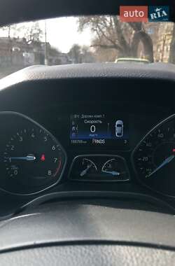 Хэтчбек Ford Focus 2015 в 