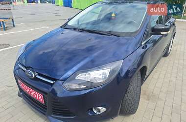 Хэтчбек Ford Focus 2012 в 