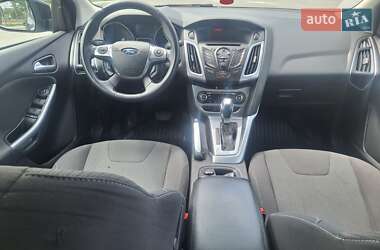 Хэтчбек Ford Focus 2012 в 