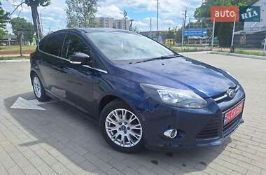 Хэтчбек Ford Focus 2012 в 