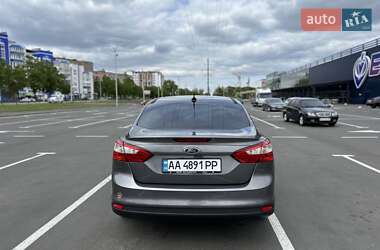 Седан Ford Focus 2012 в 