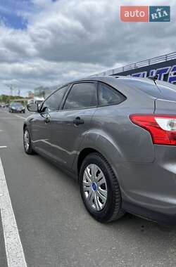 Седан Ford Focus 2012 в 