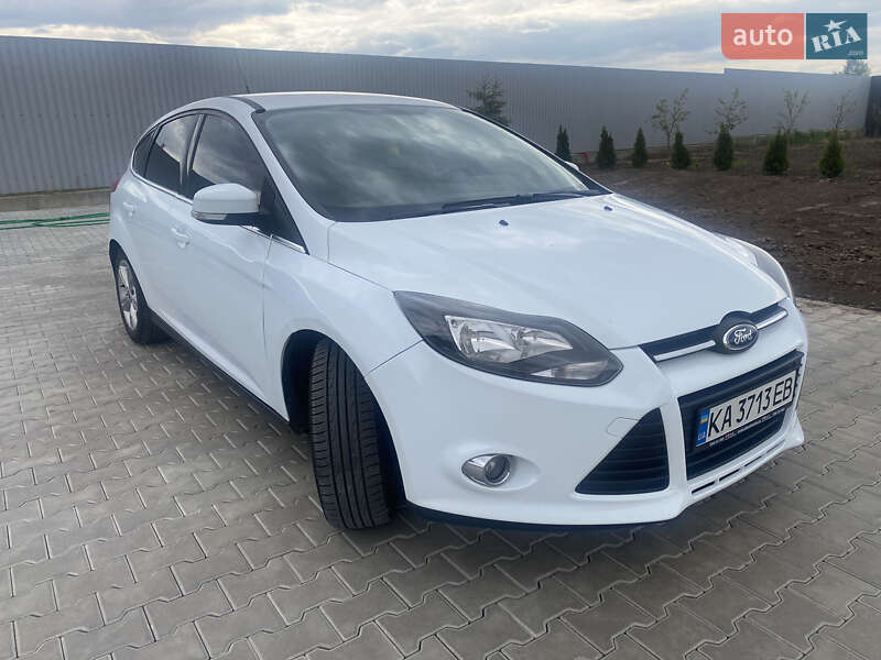 Хэтчбек Ford Focus 2013 в 