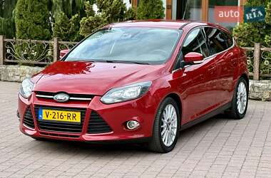 Хэтчбек Ford Focus 2011 в 