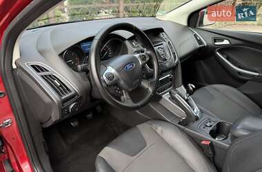 Хэтчбек Ford Focus 2011 в 