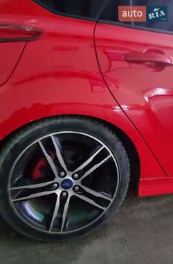Хэтчбек Ford Focus 2016 в 