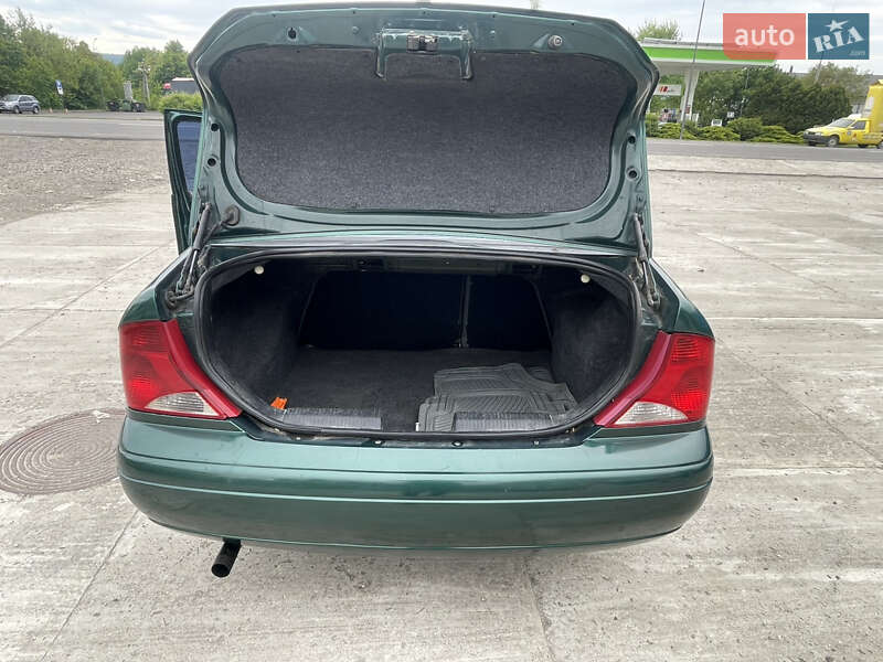 Седан Ford Focus 2000 в Солотвине