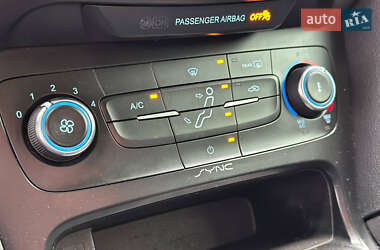 Седан Ford Focus 2017 в 