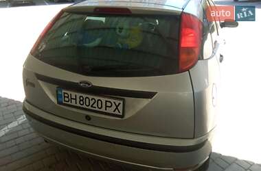 Хэтчбек Ford Focus 2003 в 