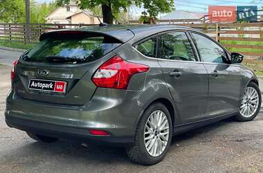 Хэтчбек Ford Focus 2012 в 