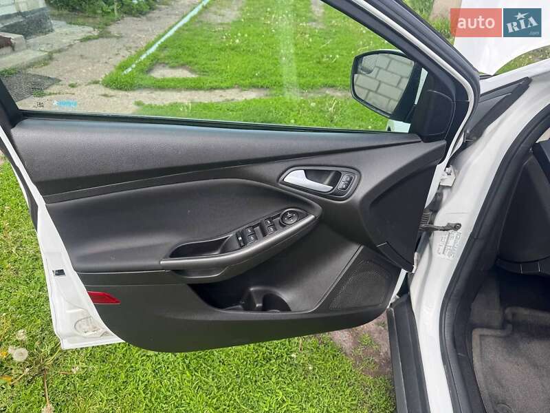 Седан Ford Focus 2017 в Киеве