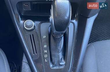 Седан Ford Focus 2016 в 