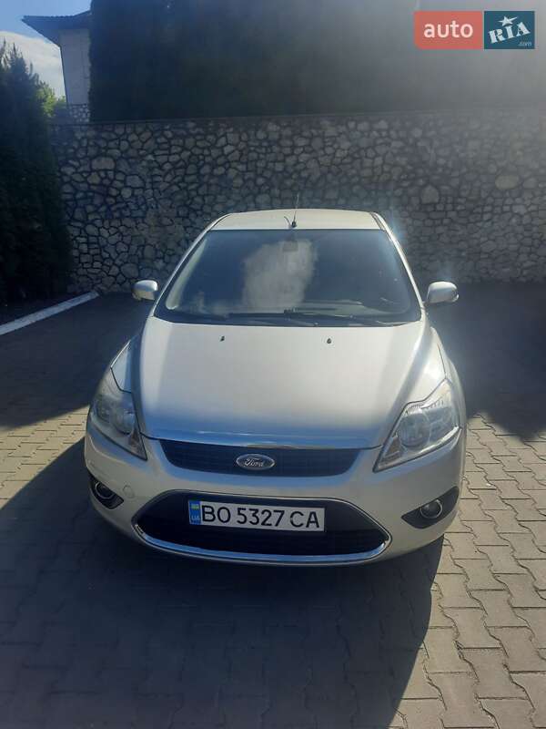Хэтчбек Ford Focus 2009 в Волочиске