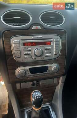 Хэтчбек Ford Focus 2009 в 