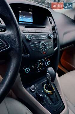 Седан Ford Focus 2016 в 
