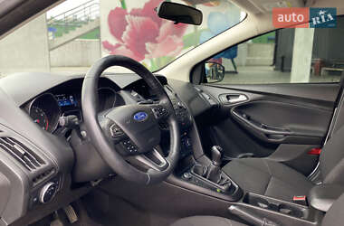 Хетчбек Ford Focus 2016 в 
