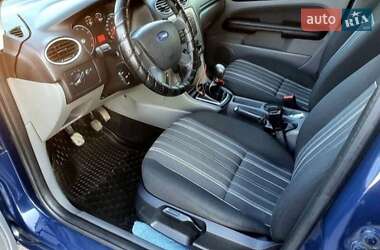 Хэтчбек Ford Focus 2011 в 
